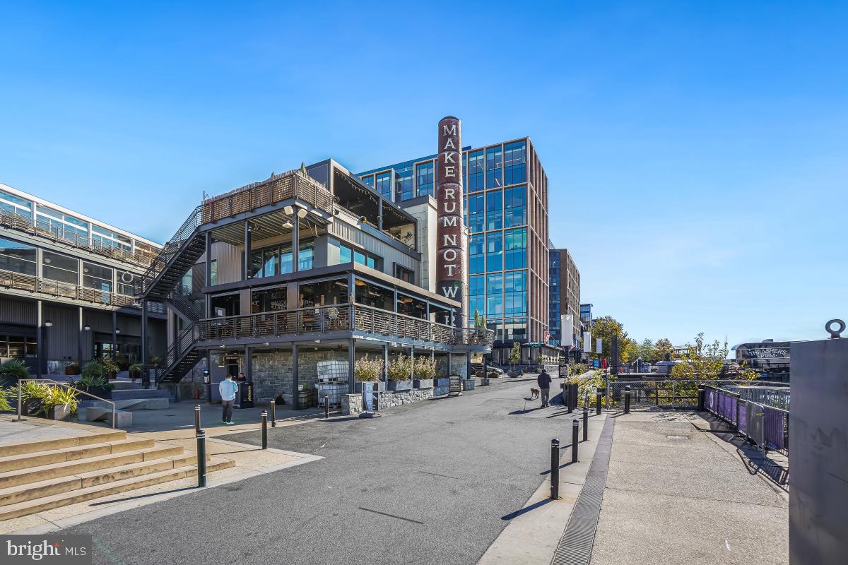 623 I ST SW, WASHINGTON, District Of Columbia 20024, 5 Bedrooms Bedrooms, ,3 BathroomsBathrooms,Residential,For sale,623 I ST SW,DCDC2228328 MLS # DCDC2228328