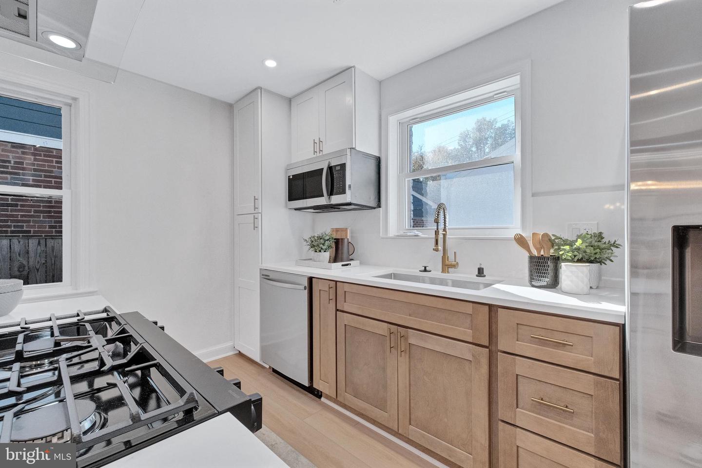 5520 NORTH CAPITOL ST NW, WASHINGTON, District Of Columbia 20011, 4 Bedrooms Bedrooms, ,3 BathroomsBathrooms,Residential,For sale,5520 NORTH CAPITOL ST NW,DCDC2228632 MLS # DCDC2228632