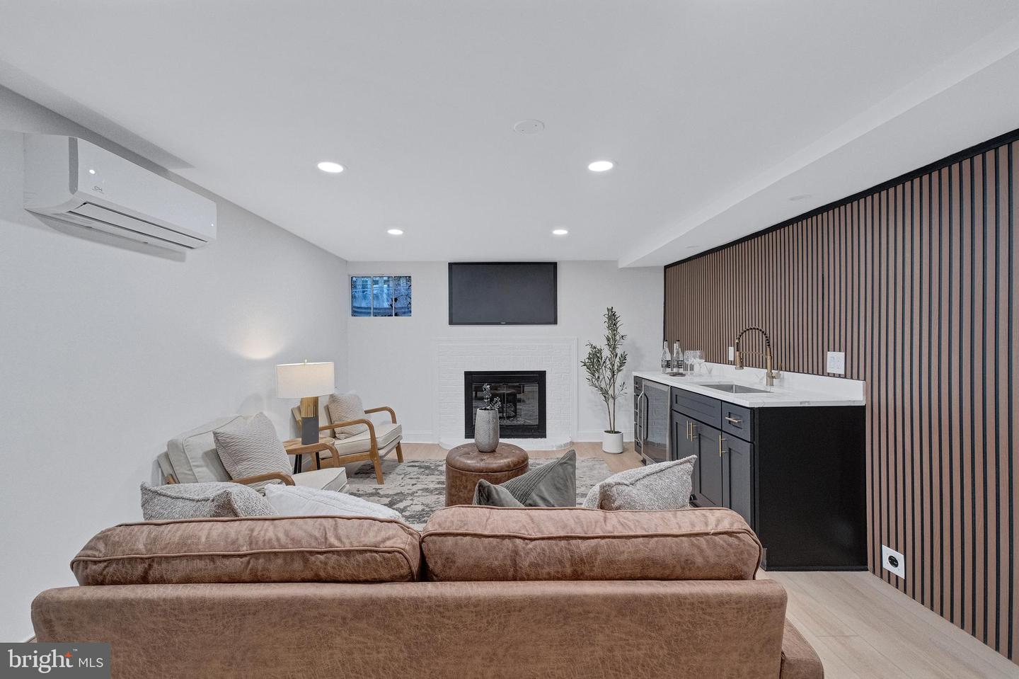 5520 NORTH CAPITOL ST NW, WASHINGTON, District Of Columbia 20011, 4 Bedrooms Bedrooms, ,3 BathroomsBathrooms,Residential,For sale,5520 NORTH CAPITOL ST NW,DCDC2228632 MLS # DCDC2228632