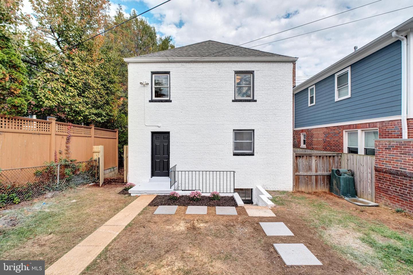 5520 NORTH CAPITOL ST NW, WASHINGTON, District Of Columbia 20011, 4 Bedrooms Bedrooms, ,3 BathroomsBathrooms,Residential,For sale,5520 NORTH CAPITOL ST NW,DCDC2228632 MLS # DCDC2228632