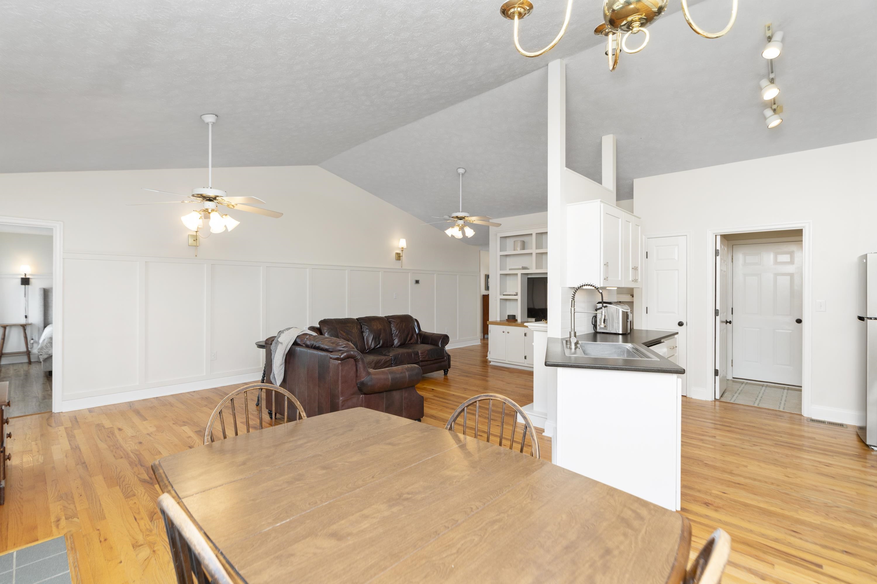 200 BEDFORD RD, WAYNESBORO, Virginia 22980, 5 Bedrooms Bedrooms, ,3 BathroomsBathrooms,Residential,200 BEDFORD RD,671171 MLS # 671171