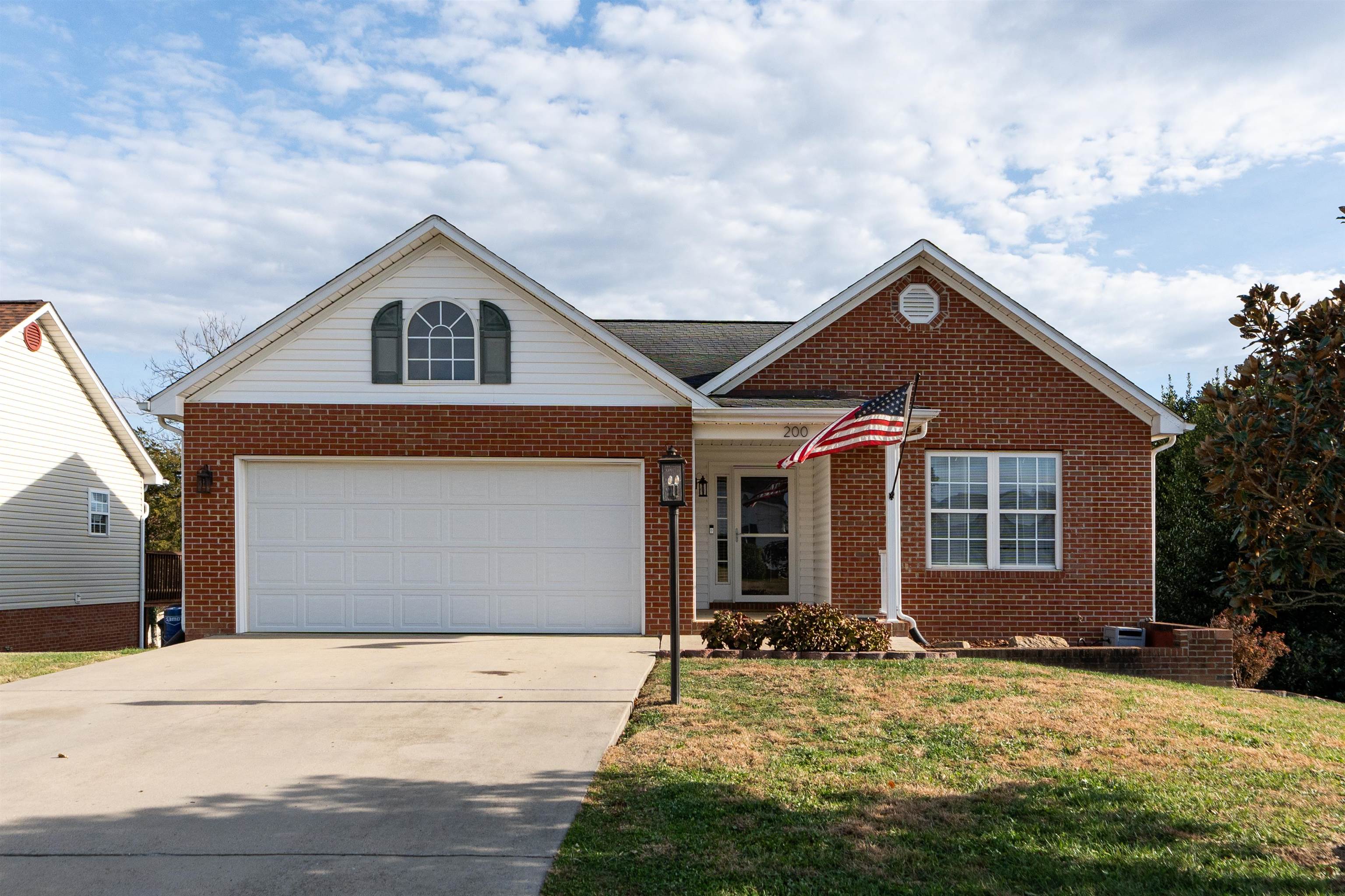 200 BEDFORD RD, WAYNESBORO, Virginia 22980, 5 Bedrooms Bedrooms, ,3 BathroomsBathrooms,Residential,200 BEDFORD RD,671171 MLS # 671171