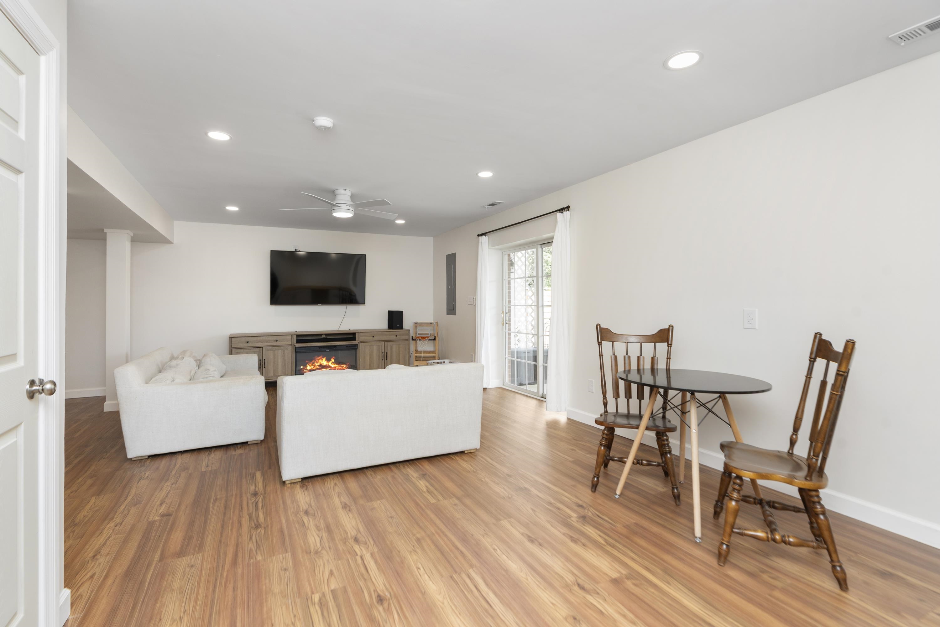 200 BEDFORD RD, WAYNESBORO, Virginia 22980, 5 Bedrooms Bedrooms, ,3 BathroomsBathrooms,Residential,200 BEDFORD RD,671171 MLS # 671171