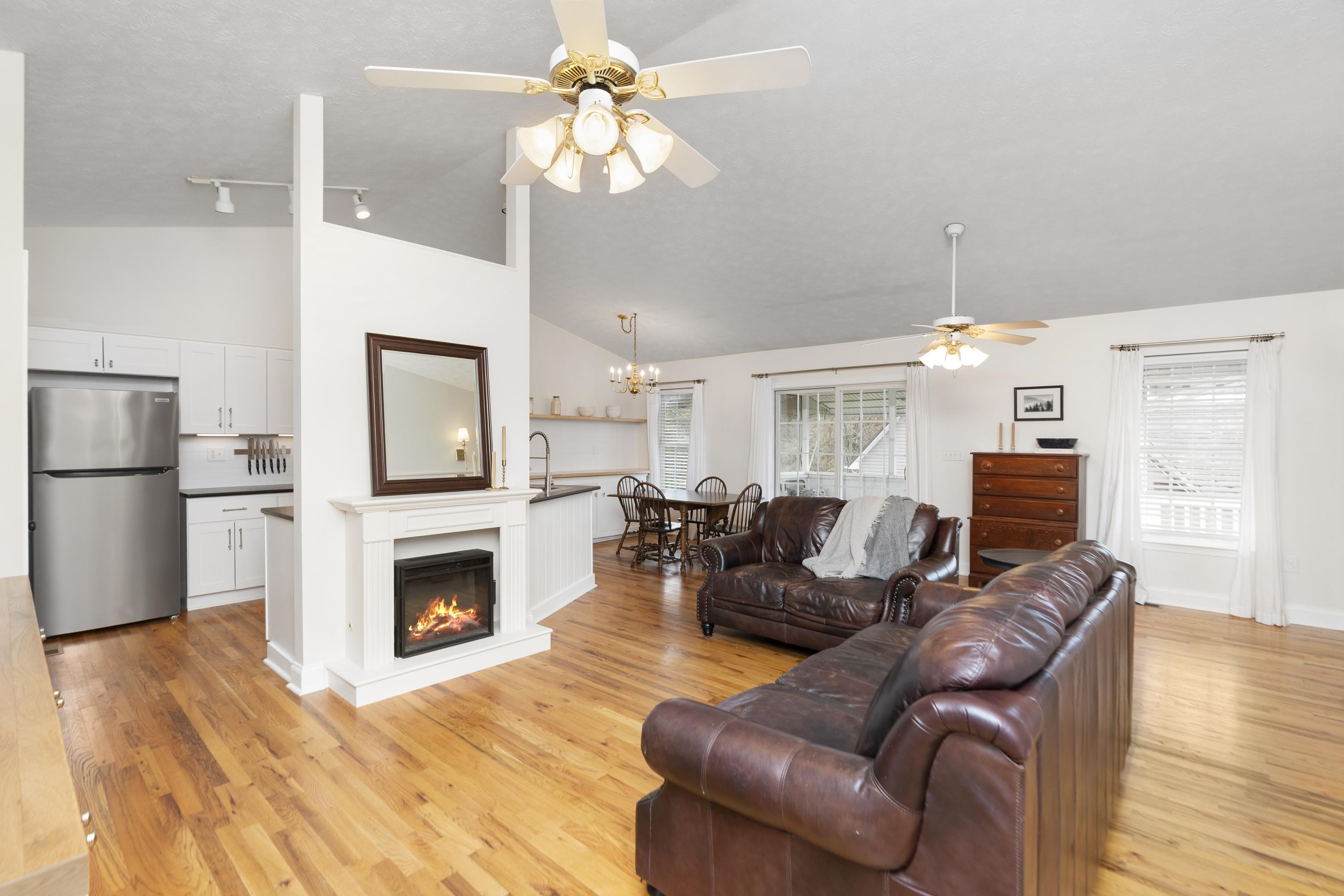 200 BEDFORD RD, WAYNESBORO, Virginia 22980, 5 Bedrooms Bedrooms, ,3 BathroomsBathrooms,Residential,200 BEDFORD RD,671171 MLS # 671171