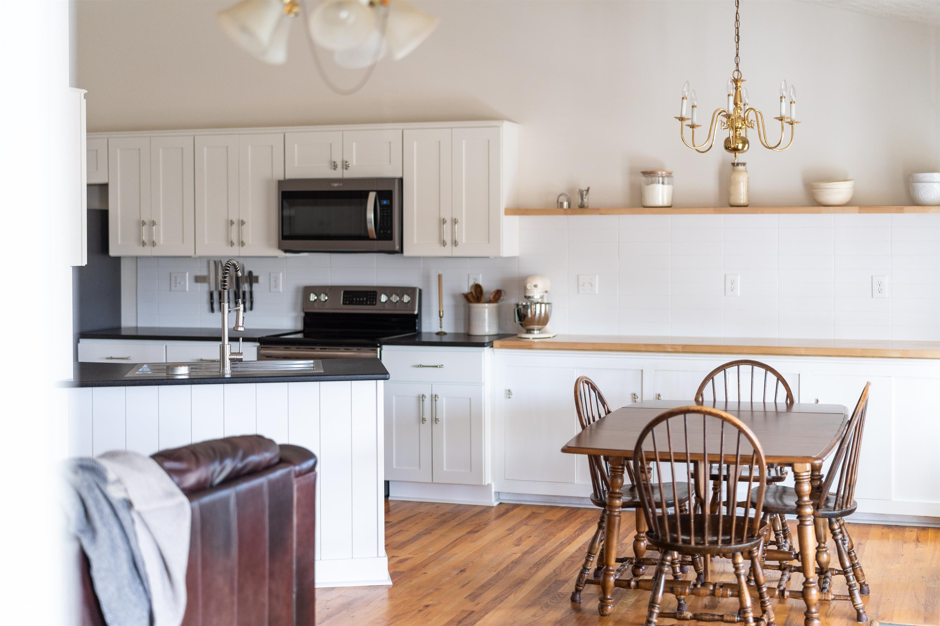 200 BEDFORD RD, WAYNESBORO, Virginia 22980, 5 Bedrooms Bedrooms, ,3 BathroomsBathrooms,Residential,200 BEDFORD RD,671171 MLS # 671171