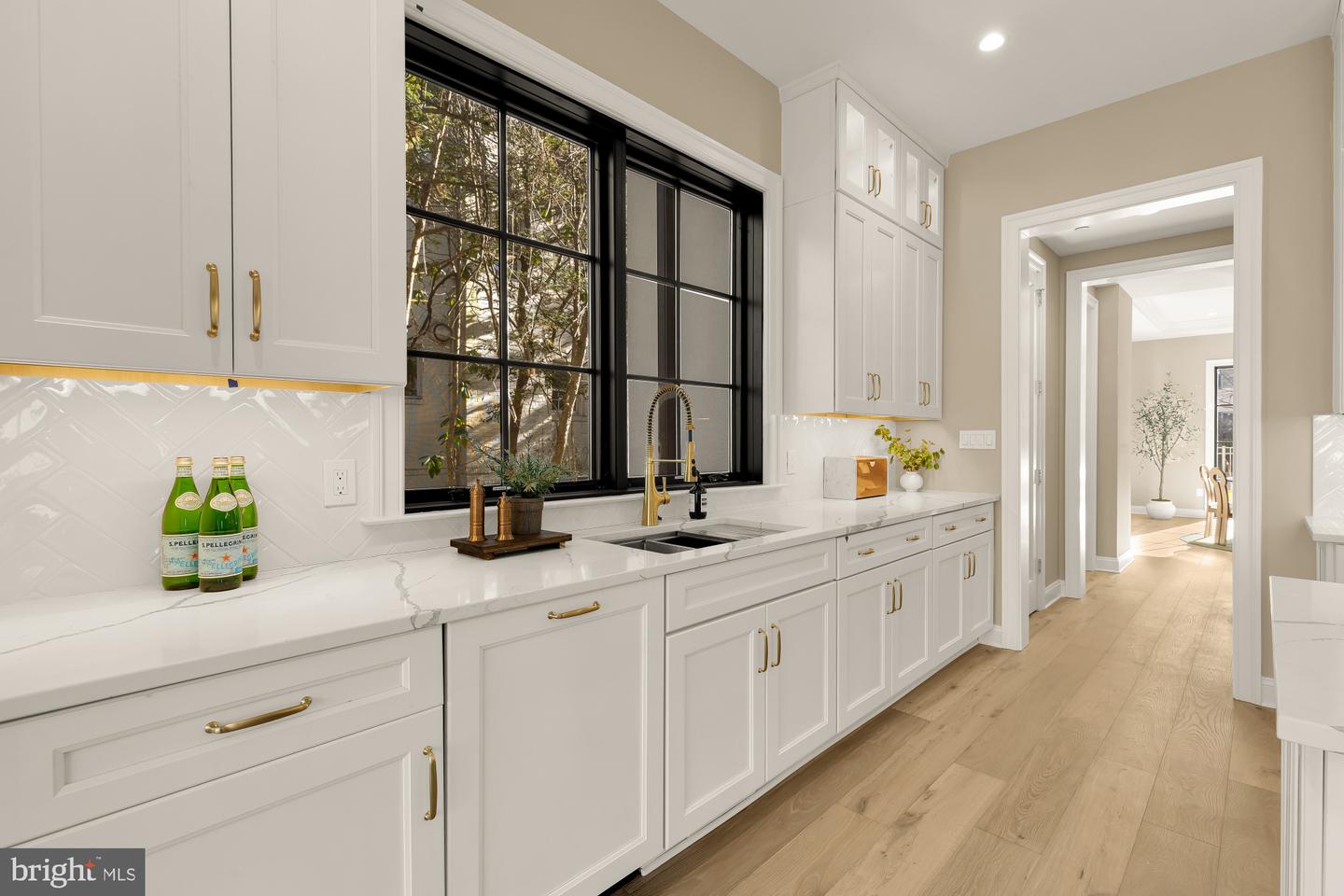 2733 CHESAPEAKE ST NW, WASHINGTON, District Of Columbia 20008, 6 Bedrooms Bedrooms, ,6 BathroomsBathrooms,Residential,For sale,2733 CHESAPEAKE ST NW,DCDC2229070 MLS # DCDC2229070