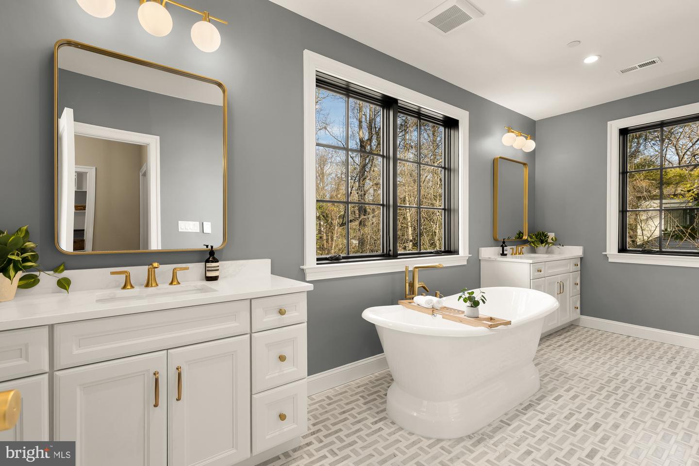 2733 CHESAPEAKE ST NW, WASHINGTON, District Of Columbia 20008, 6 Bedrooms Bedrooms, ,6 BathroomsBathrooms,Residential,For sale,2733 CHESAPEAKE ST NW,DCDC2229070 MLS # DCDC2229070