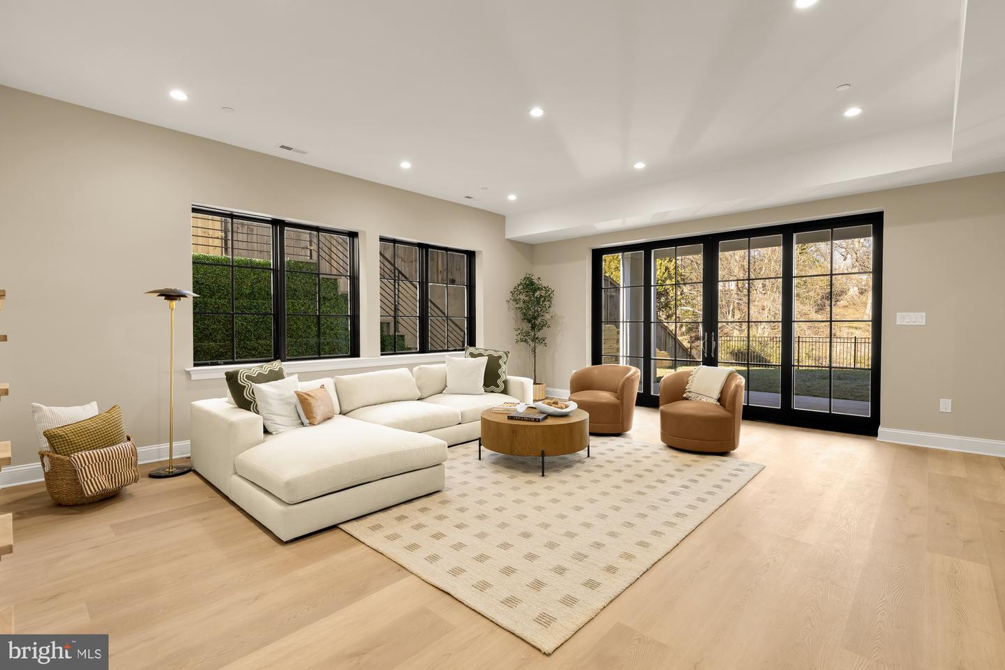 2733 CHESAPEAKE ST NW, WASHINGTON, District Of Columbia 20008, 6 Bedrooms Bedrooms, ,6 BathroomsBathrooms,Residential,For sale,2733 CHESAPEAKE ST NW,DCDC2229070 MLS # DCDC2229070