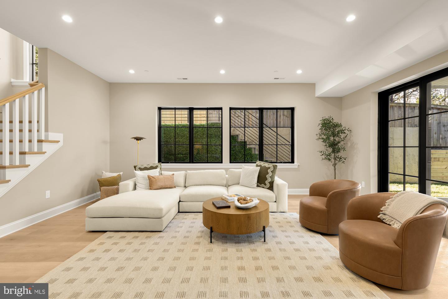 2733 CHESAPEAKE ST NW, WASHINGTON, District Of Columbia 20008, 6 Bedrooms Bedrooms, ,6 BathroomsBathrooms,Residential,For sale,2733 CHESAPEAKE ST NW,DCDC2229070 MLS # DCDC2229070