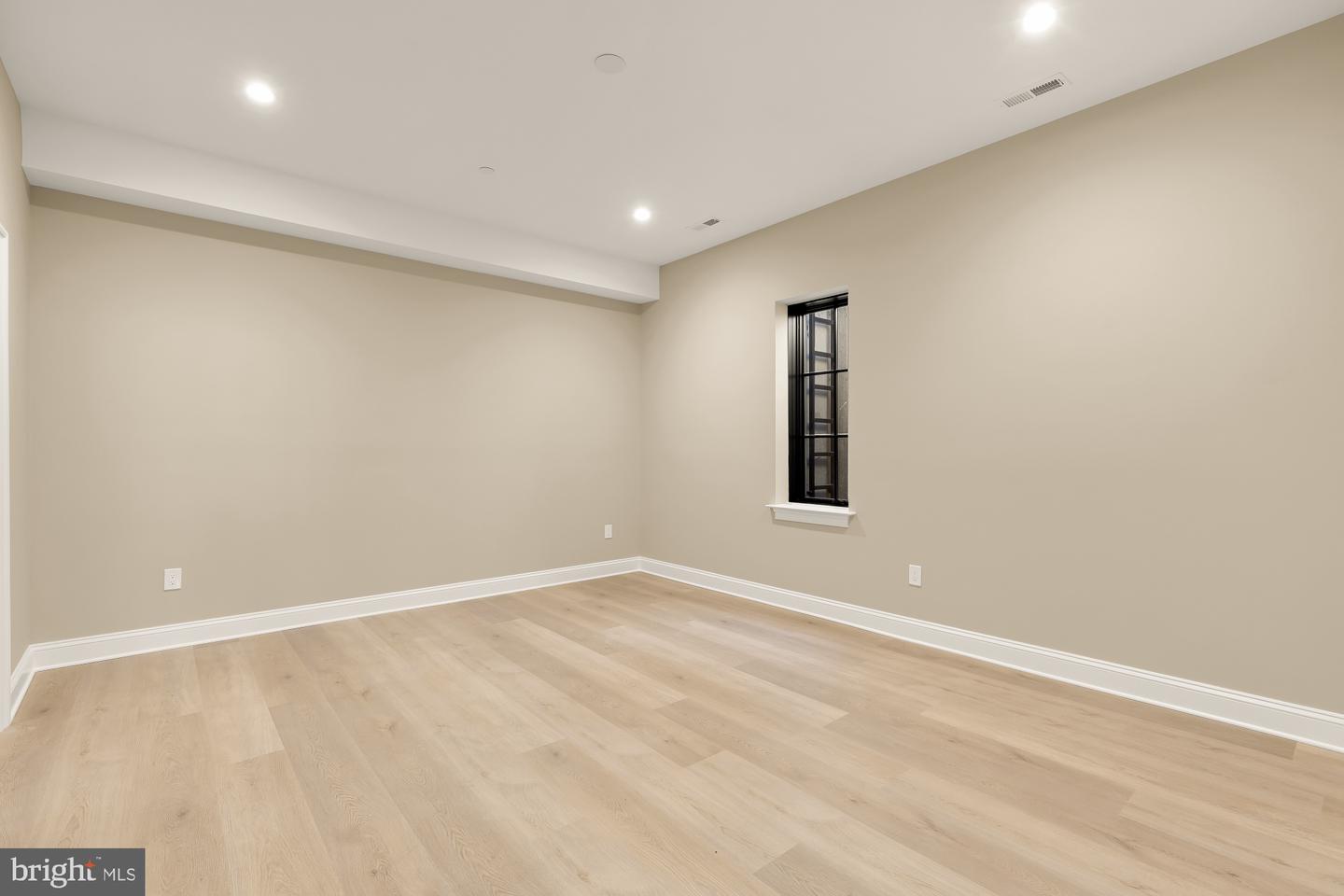 2733 CHESAPEAKE ST NW, WASHINGTON, District Of Columbia 20008, 6 Bedrooms Bedrooms, ,6 BathroomsBathrooms,Residential,For sale,2733 CHESAPEAKE ST NW,DCDC2229070 MLS # DCDC2229070