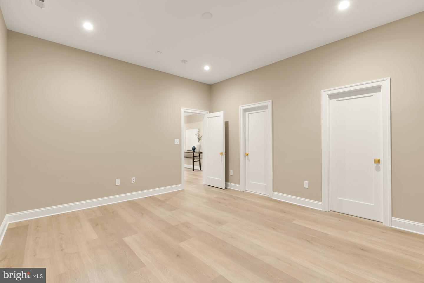 2733 CHESAPEAKE ST NW, WASHINGTON, District Of Columbia 20008, 6 Bedrooms Bedrooms, ,6 BathroomsBathrooms,Residential,For sale,2733 CHESAPEAKE ST NW,DCDC2229070 MLS # DCDC2229070