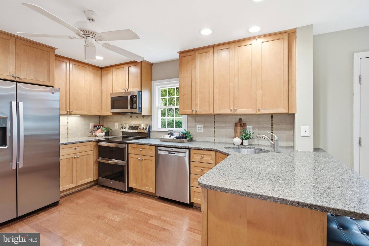 6106 WINDWARD DR, BURKE, Virginia 22015, 4 Bedrooms Bedrooms, ,3 BathroomsBathrooms,Residential,For sale,6106 WINDWARD DR,VAFX2277324 MLS # VAFX2277324