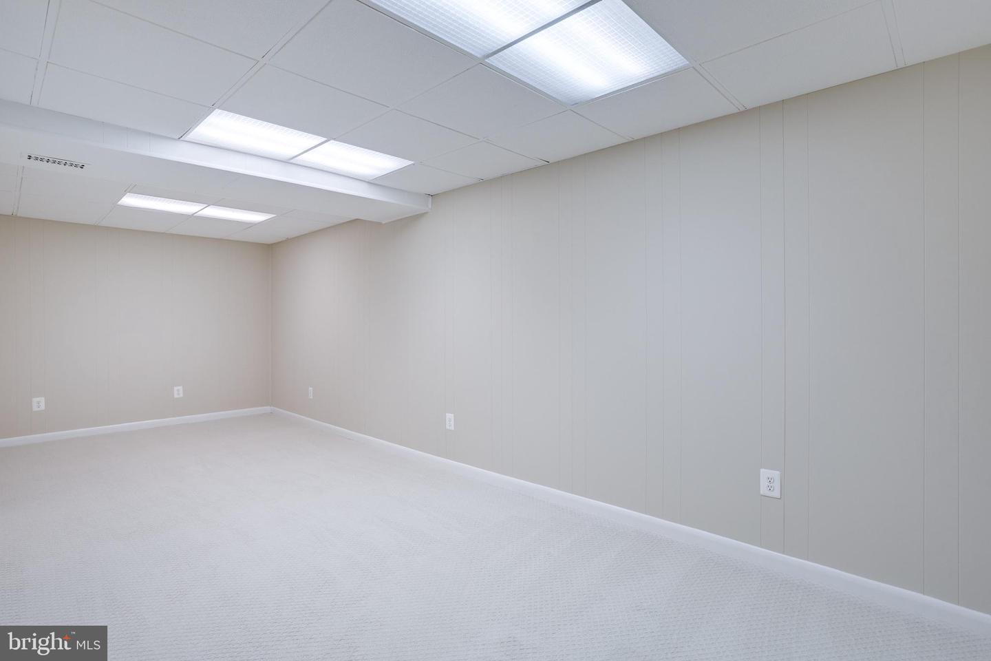 6106 WINDWARD DR, BURKE, Virginia 22015, 4 Bedrooms Bedrooms, ,3 BathroomsBathrooms,Residential,For sale,6106 WINDWARD DR,VAFX2277324 MLS # VAFX2277324