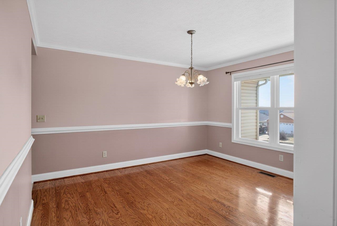 1840 RHIANON LN, HARRISONBURG, Virginia 22801, 3 Bedrooms Bedrooms, ,2 BathroomsBathrooms,Residential,1840 RHIANON LN,672481 MLS # 672481