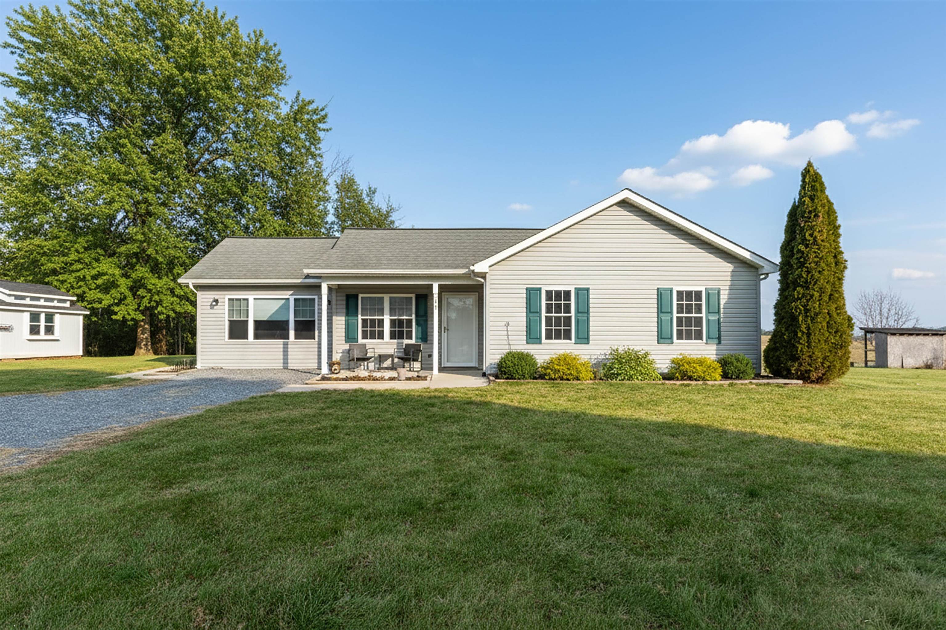 331 STONE BRANCH RD, STAUNTON, Virginia 24401, 3 Bedrooms Bedrooms, ,2 BathroomsBathrooms,Residential,331 STONE BRANCH RD,672484 MLS # 672484