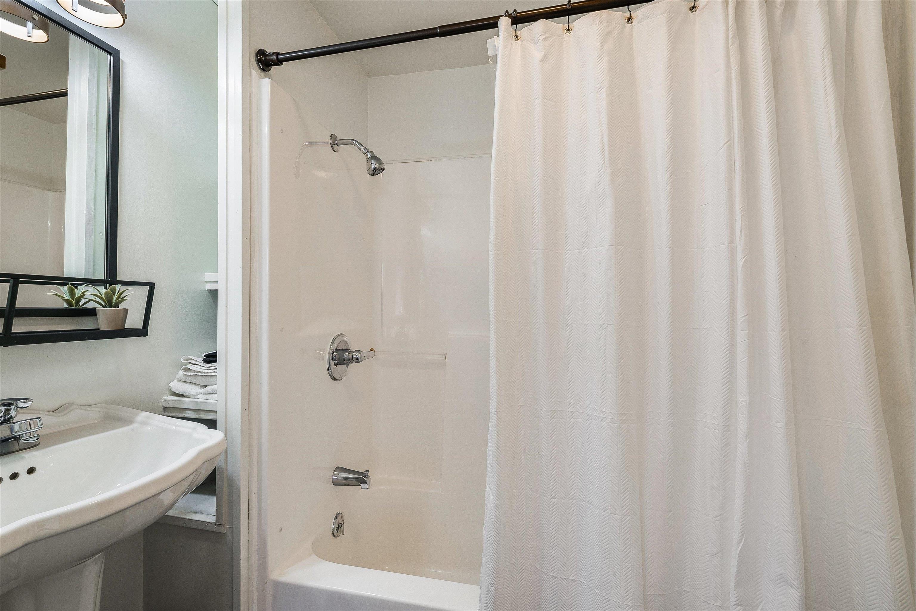 269 INGLEWOOD CT, MCGAHEYSVILLE, Virginia 22840, 3 Bedrooms Bedrooms, ,2 BathroomsBathrooms,Residential,269 INGLEWOOD CT,672492 MLS # 672492