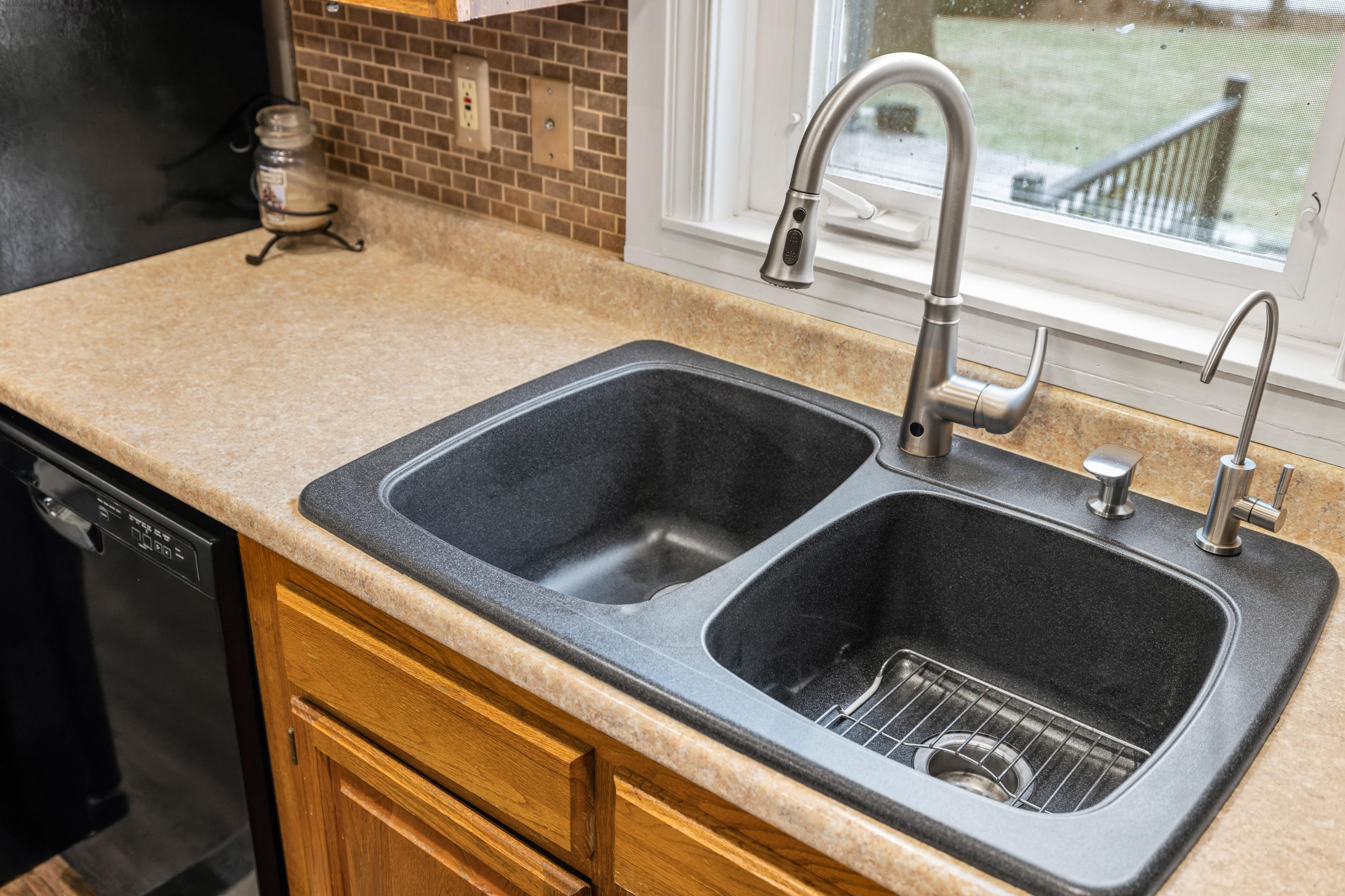 113 WILLOW DR, DAYTON, Virginia 22821, 4 Bedrooms Bedrooms, ,3 BathroomsBathrooms,Residential,113 WILLOW DR,672500 MLS # 672500