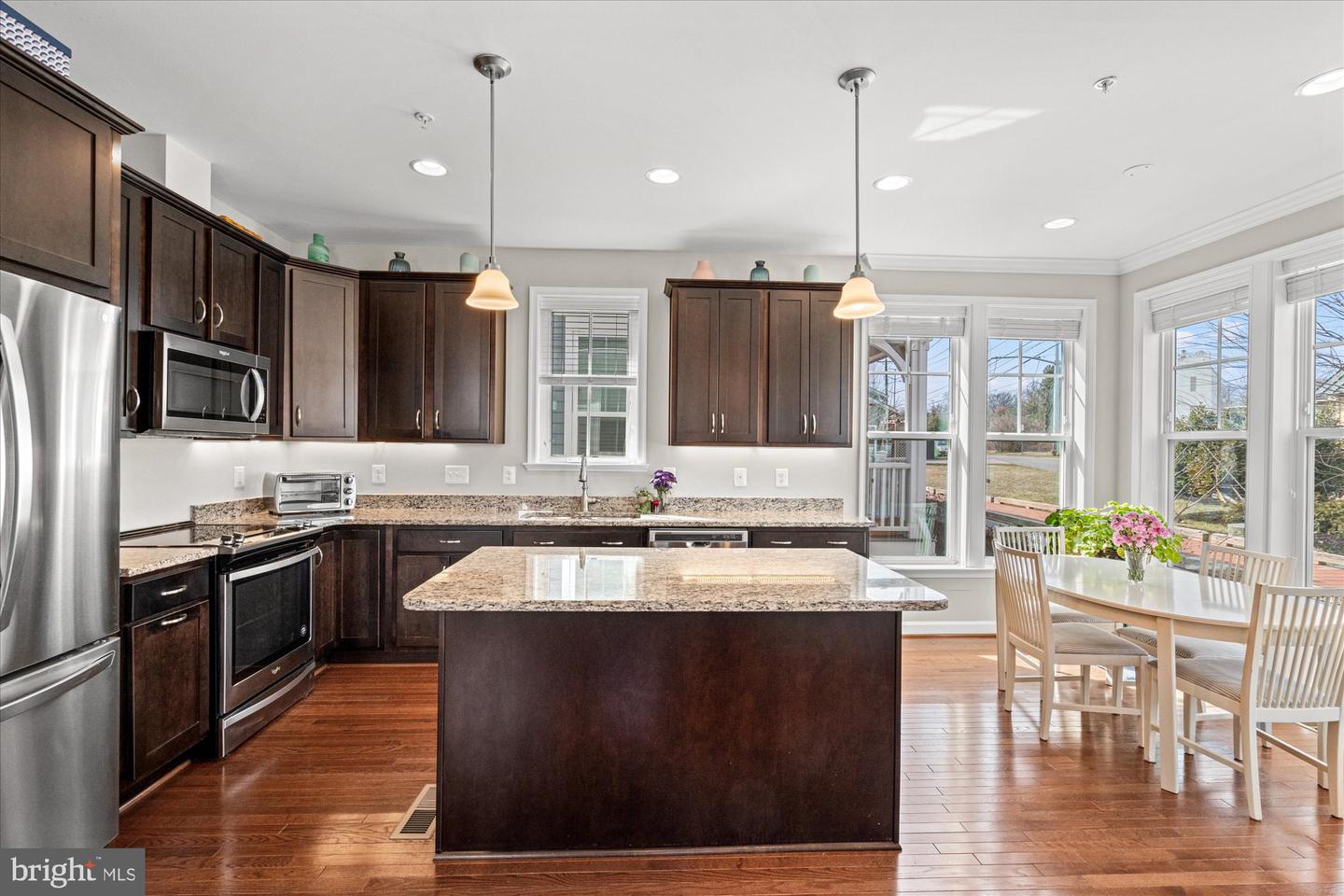 1022 RAILROAD AVE #4, FALLS CHURCH, Virginia 22046, 2 Bedrooms Bedrooms, ,2 BathroomsBathrooms,Residential,For sale,1022 RAILROAD AVE #4,VAFA2003466 MLS # VAFA2003466