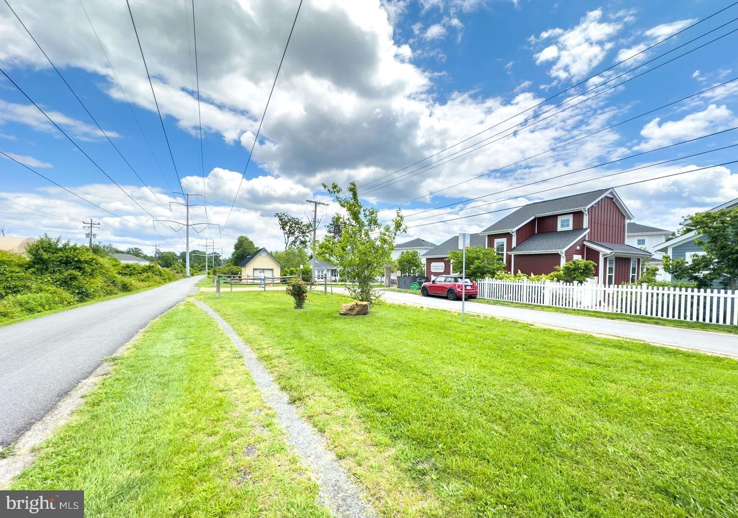 1022 RAILROAD AVE #4, FALLS CHURCH, Virginia 22046, 2 Bedrooms Bedrooms, ,2 BathroomsBathrooms,Residential,For sale,1022 RAILROAD AVE #4,VAFA2003466 MLS # VAFA2003466