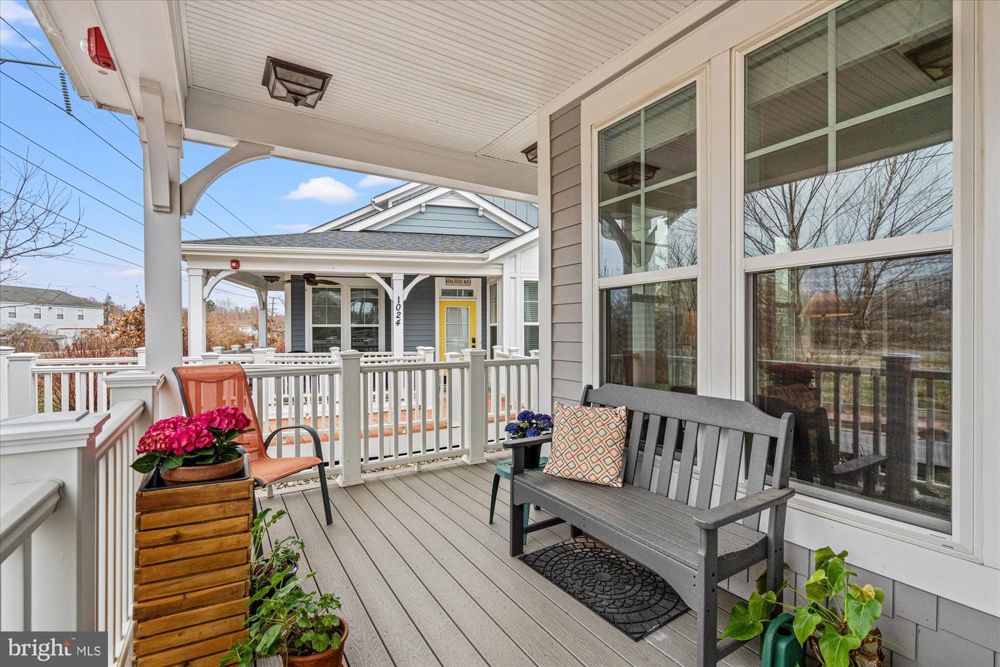 1022 RAILROAD AVE #4, FALLS CHURCH, Virginia 22046, 2 Bedrooms Bedrooms, ,2 BathroomsBathrooms,Residential,For sale,1022 RAILROAD AVE #4,VAFA2003466 MLS # VAFA2003466