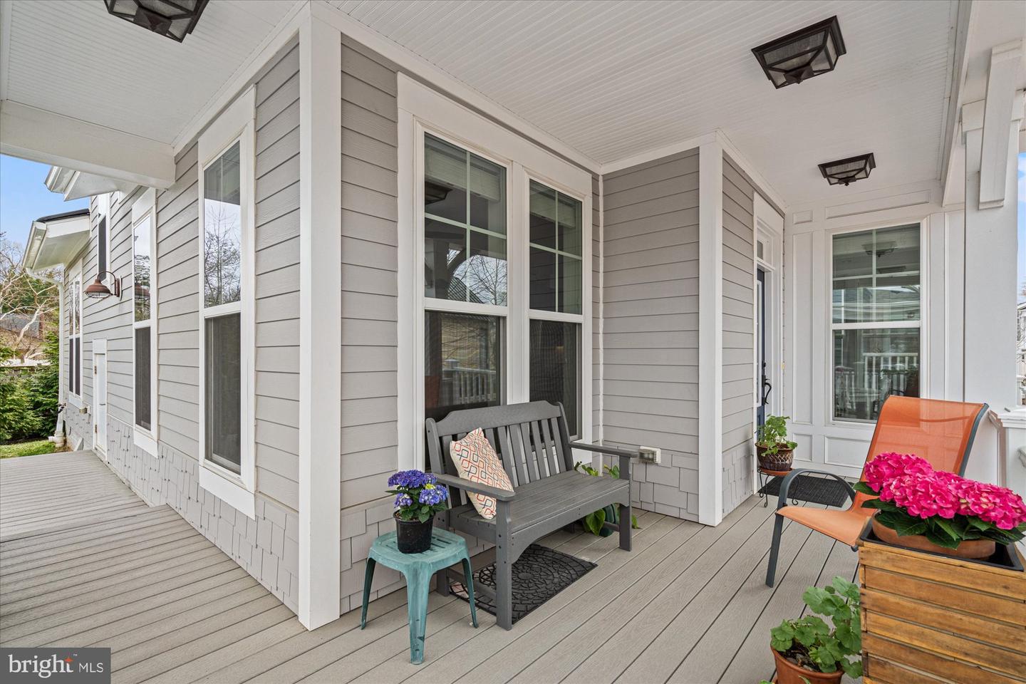 1022 RAILROAD AVE #4, FALLS CHURCH, Virginia 22046, 2 Bedrooms Bedrooms, ,2 BathroomsBathrooms,Residential,For sale,1022 RAILROAD AVE #4,VAFA2003466 MLS # VAFA2003466