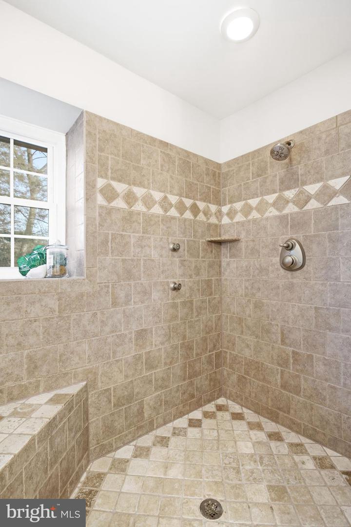 4746 HOLLY AVE, FAIRFAX, Virginia 22030, 4 Bedrooms Bedrooms, ,2 BathroomsBathrooms,Residential,For sale,4746 HOLLY AVE,VAFX2282246 MLS # VAFX2282246