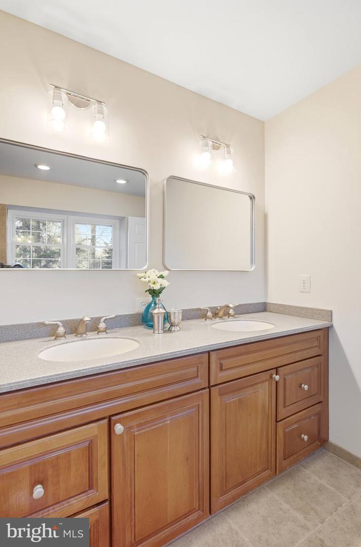 4746 HOLLY AVE, FAIRFAX, Virginia 22030, 4 Bedrooms Bedrooms, ,2 BathroomsBathrooms,Residential,For sale,4746 HOLLY AVE,VAFX2282246 MLS # VAFX2282246