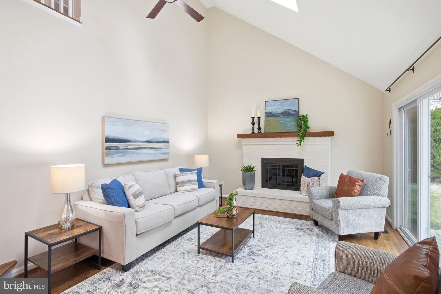 9820 WESTWOOD MANOR CT, BURKE, Virginia 22015, 5 Bedrooms Bedrooms, ,3 BathroomsBathrooms,Residential,For sale,9820 WESTWOOD MANOR CT,VAFX2282250 MLS # VAFX2282250