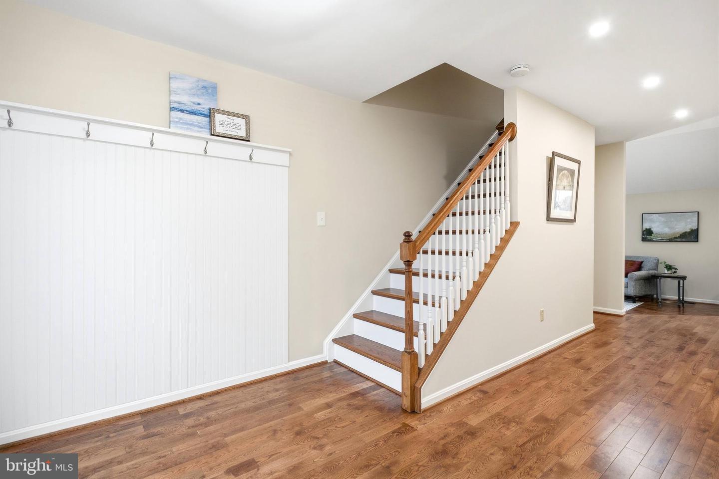 9820 WESTWOOD MANOR CT, BURKE, Virginia 22015, 5 Bedrooms Bedrooms, ,3 BathroomsBathrooms,Residential,For sale,9820 WESTWOOD MANOR CT,VAFX2282250 MLS # VAFX2282250