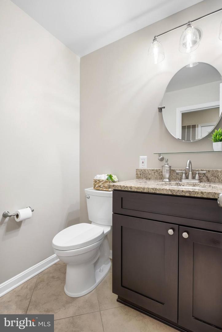 9820 WESTWOOD MANOR CT, BURKE, Virginia 22015, 5 Bedrooms Bedrooms, ,3 BathroomsBathrooms,Residential,For sale,9820 WESTWOOD MANOR CT,VAFX2282250 MLS # VAFX2282250