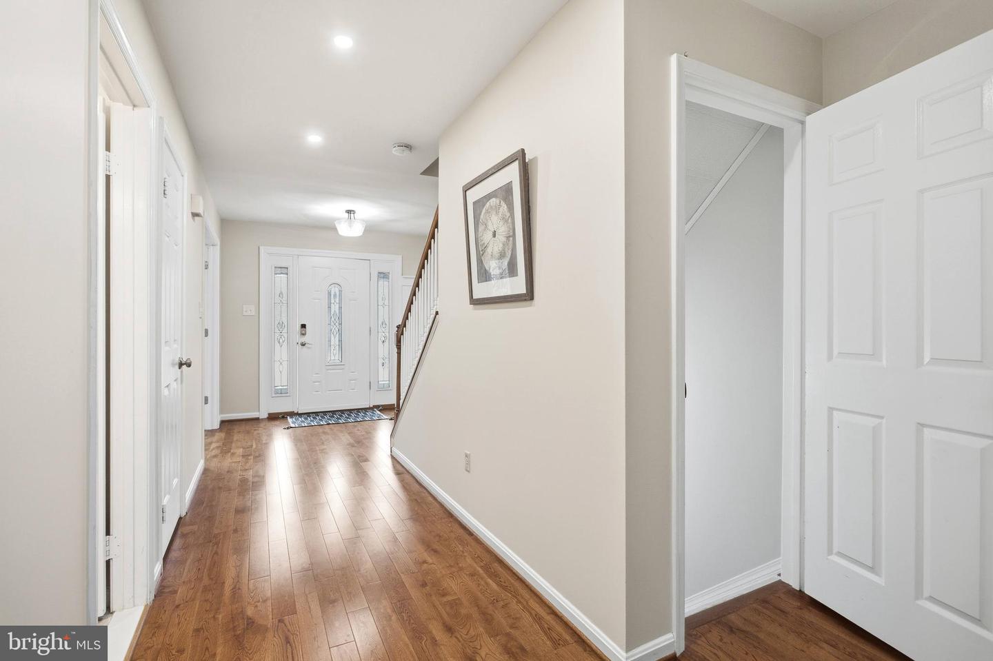 9820 WESTWOOD MANOR CT, BURKE, Virginia 22015, 5 Bedrooms Bedrooms, ,3 BathroomsBathrooms,Residential,For sale,9820 WESTWOOD MANOR CT,VAFX2282250 MLS # VAFX2282250