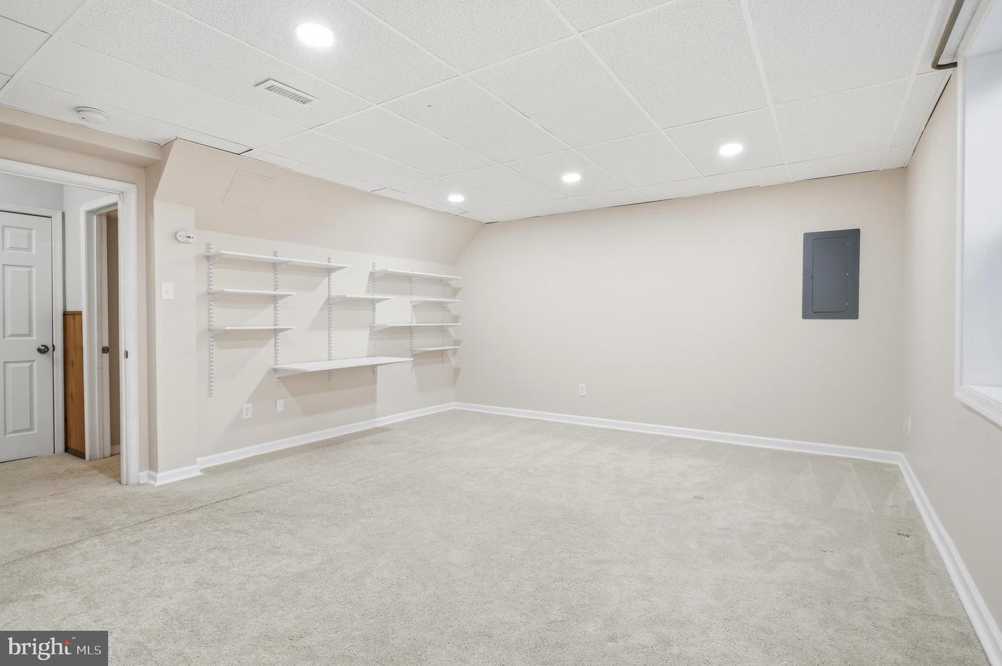 9820 WESTWOOD MANOR CT, BURKE, Virginia 22015, 5 Bedrooms Bedrooms, ,3 BathroomsBathrooms,Residential,For sale,9820 WESTWOOD MANOR CT,VAFX2282250 MLS # VAFX2282250