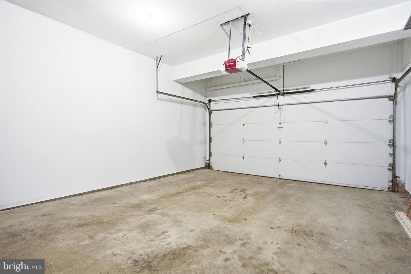 9820 WESTWOOD MANOR CT, BURKE, Virginia 22015, 5 Bedrooms Bedrooms, ,3 BathroomsBathrooms,Residential,For sale,9820 WESTWOOD MANOR CT,VAFX2282250 MLS # VAFX2282250