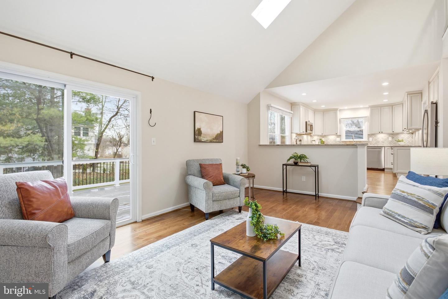 9820 WESTWOOD MANOR CT, BURKE, Virginia 22015, 5 Bedrooms Bedrooms, ,3 BathroomsBathrooms,Residential,For sale,9820 WESTWOOD MANOR CT,VAFX2282250 MLS # VAFX2282250