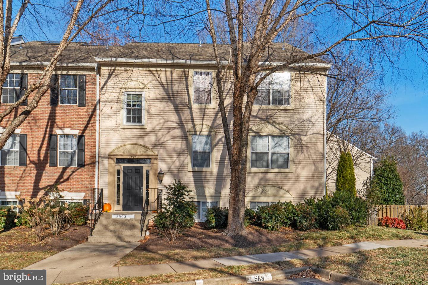 3903 GOLF TEE CT #301, FAIRFAX, Virginia 22033, 3 Bedrooms Bedrooms, ,2 BathroomsBathrooms,Residential,For sale,3903 GOLF TEE CT #301,VAFX2282842 MLS # VAFX2282842