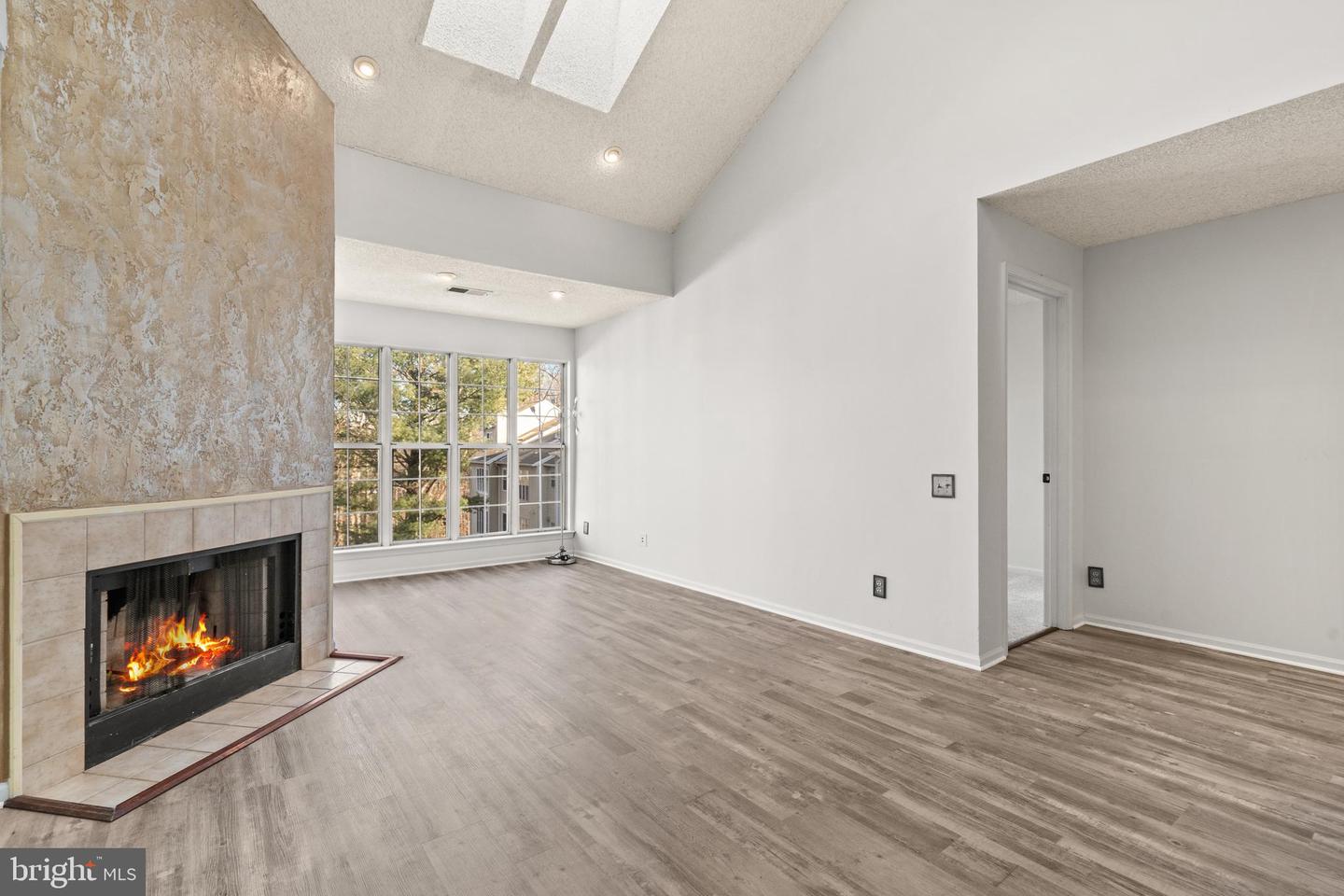 3903 GOLF TEE CT #301, FAIRFAX, Virginia 22033, 3 Bedrooms Bedrooms, ,2 BathroomsBathrooms,Residential,For sale,3903 GOLF TEE CT #301,VAFX2282842 MLS # VAFX2282842