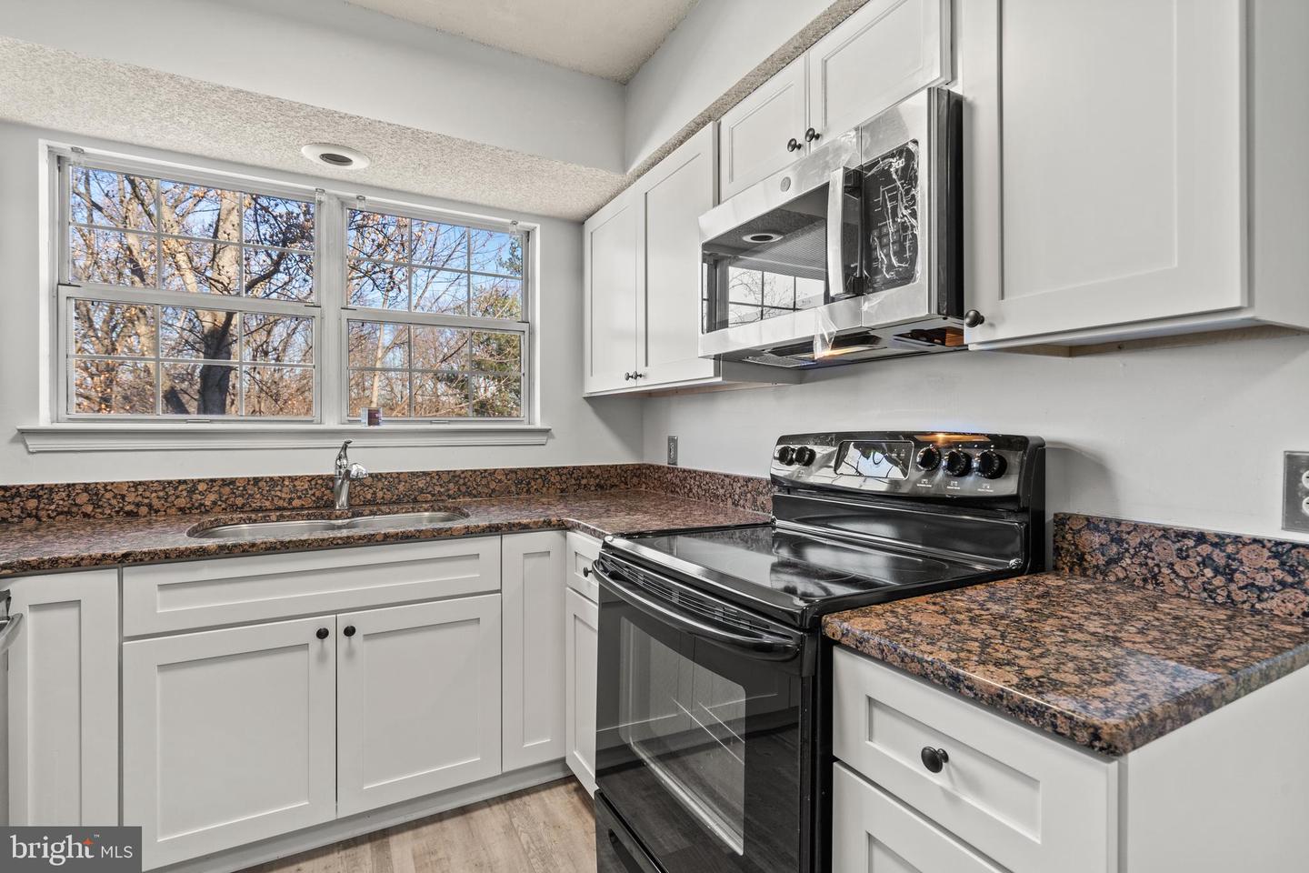 3903 GOLF TEE CT #301, FAIRFAX, Virginia 22033, 3 Bedrooms Bedrooms, ,2 BathroomsBathrooms,Residential,For sale,3903 GOLF TEE CT #301,VAFX2282842 MLS # VAFX2282842