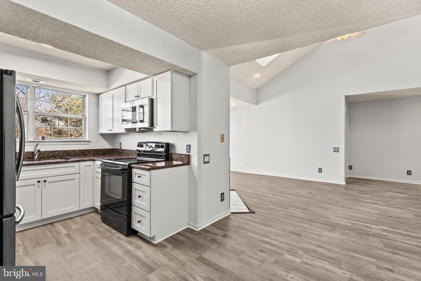 3903 GOLF TEE CT #301, FAIRFAX, Virginia 22033, 3 Bedrooms Bedrooms, ,2 BathroomsBathrooms,Residential,For sale,3903 GOLF TEE CT #301,VAFX2282842 MLS # VAFX2282842