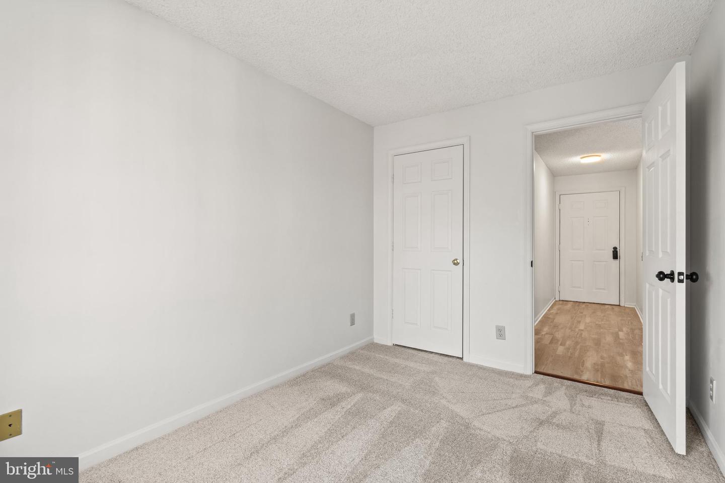 3903 GOLF TEE CT #301, FAIRFAX, Virginia 22033, 3 Bedrooms Bedrooms, ,2 BathroomsBathrooms,Residential,For sale,3903 GOLF TEE CT #301,VAFX2282842 MLS # VAFX2282842