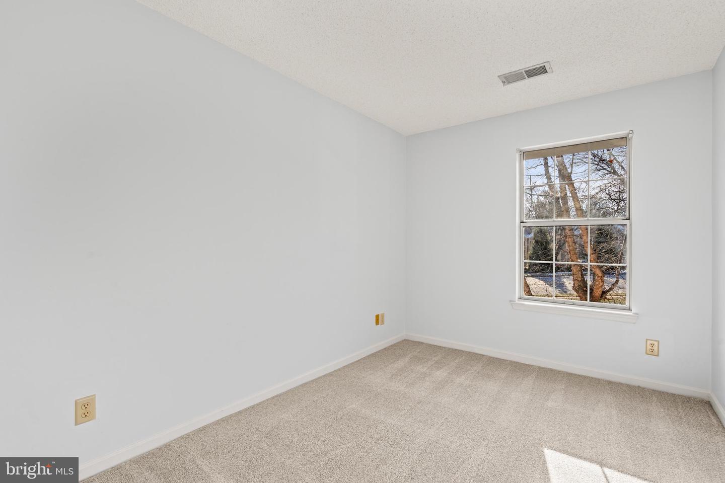 3903 GOLF TEE CT #301, FAIRFAX, Virginia 22033, 3 Bedrooms Bedrooms, ,2 BathroomsBathrooms,Residential,For sale,3903 GOLF TEE CT #301,VAFX2282842 MLS # VAFX2282842