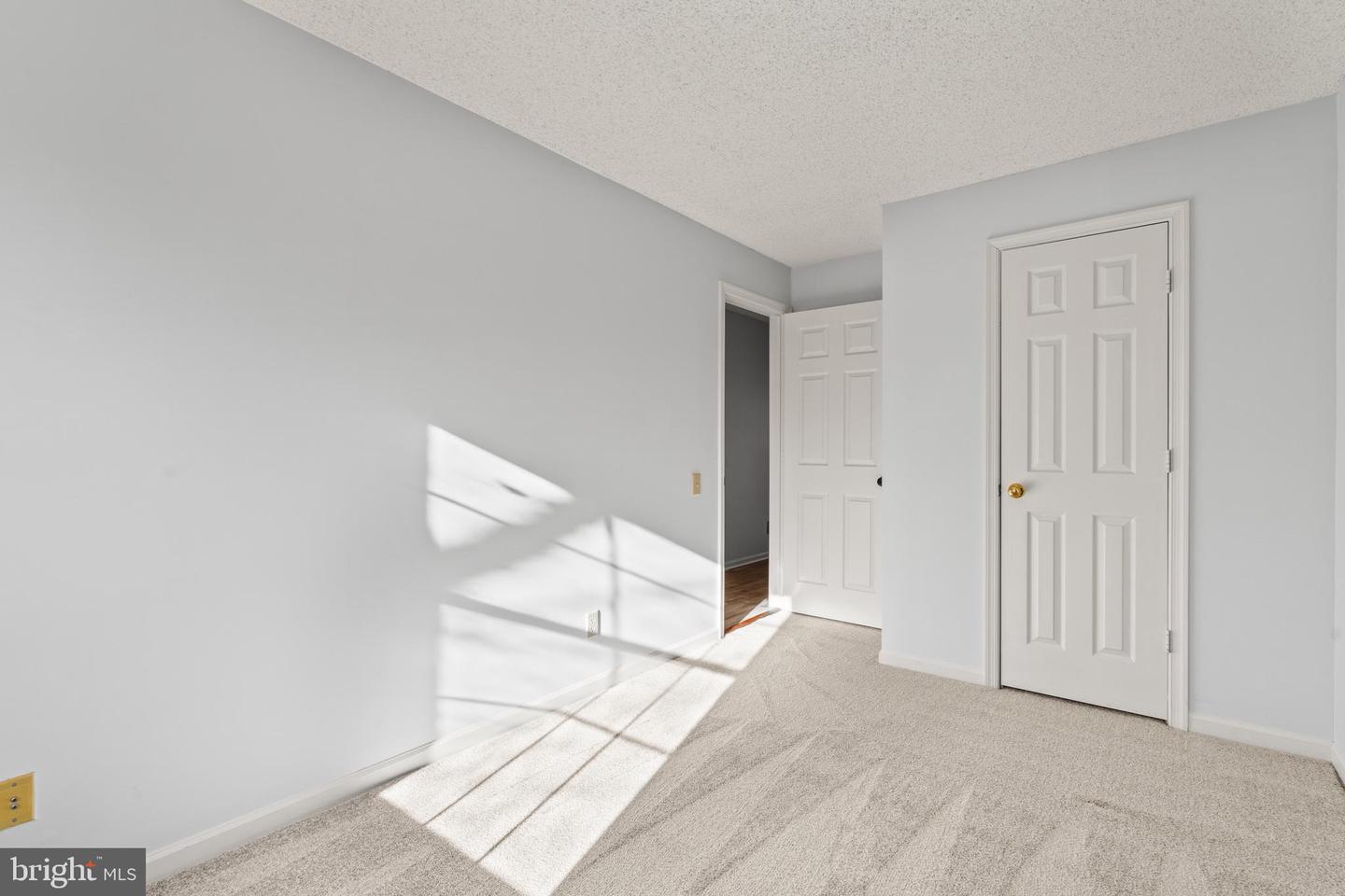 3903 GOLF TEE CT #301, FAIRFAX, Virginia 22033, 3 Bedrooms Bedrooms, ,2 BathroomsBathrooms,Residential,For sale,3903 GOLF TEE CT #301,VAFX2282842 MLS # VAFX2282842