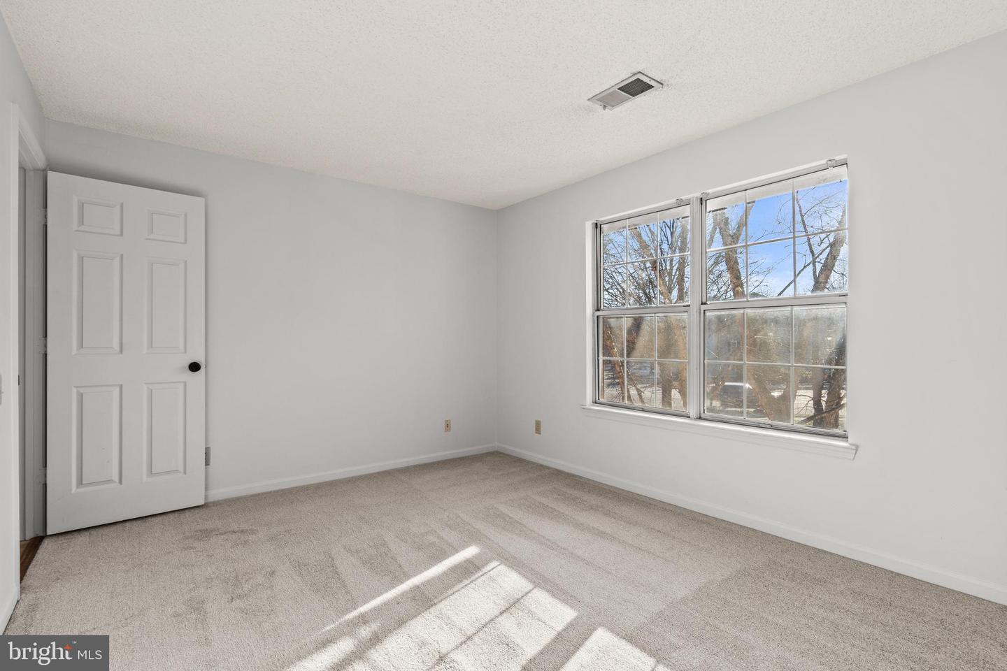 3903 GOLF TEE CT #301, FAIRFAX, Virginia 22033, 3 Bedrooms Bedrooms, ,2 BathroomsBathrooms,Residential,For sale,3903 GOLF TEE CT #301,VAFX2282842 MLS # VAFX2282842