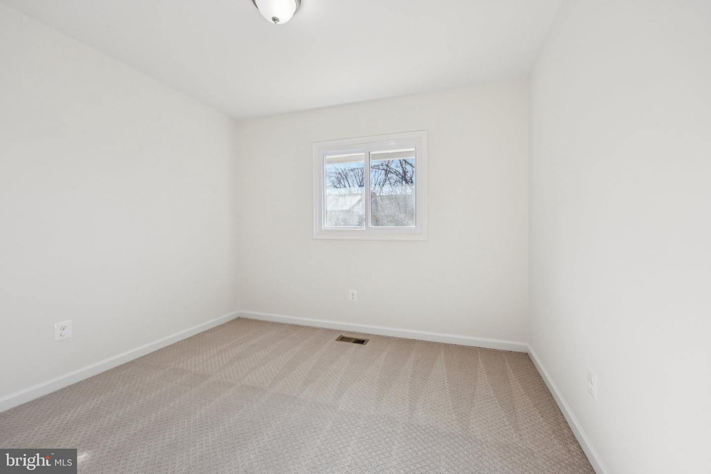 601 CLEARWATER CT, HERNDON, Virginia 20170, 3 Bedrooms Bedrooms, ,2 BathroomsBathrooms,Residential,For sale,601 CLEARWATER CT,VAFX2283138 MLS # VAFX2283138