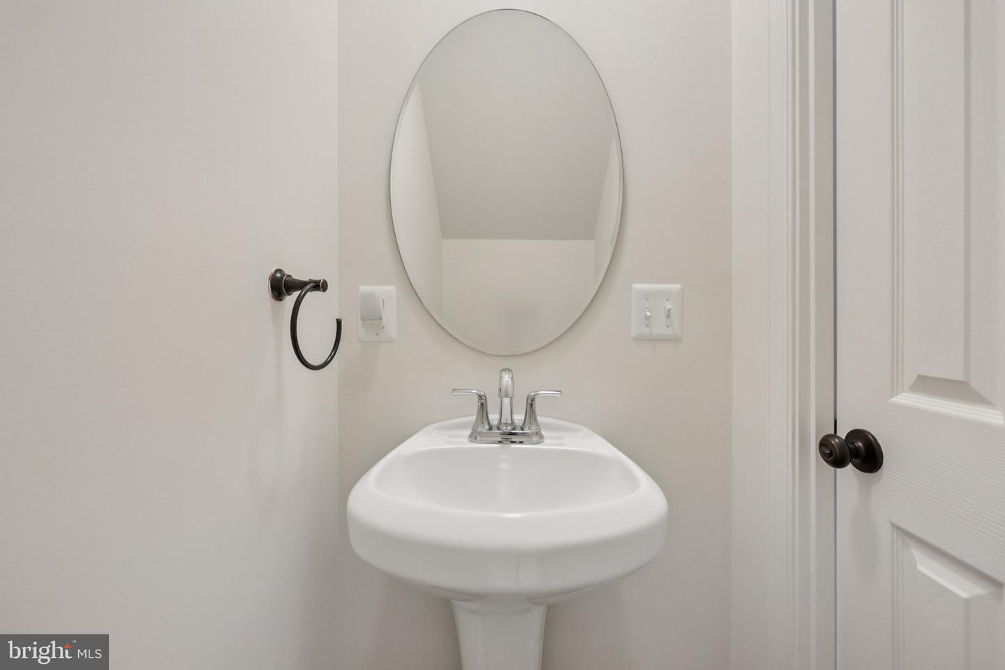 601 CLEARWATER CT, HERNDON, Virginia 20170, 3 Bedrooms Bedrooms, ,2 BathroomsBathrooms,Residential,For sale,601 CLEARWATER CT,VAFX2283138 MLS # VAFX2283138