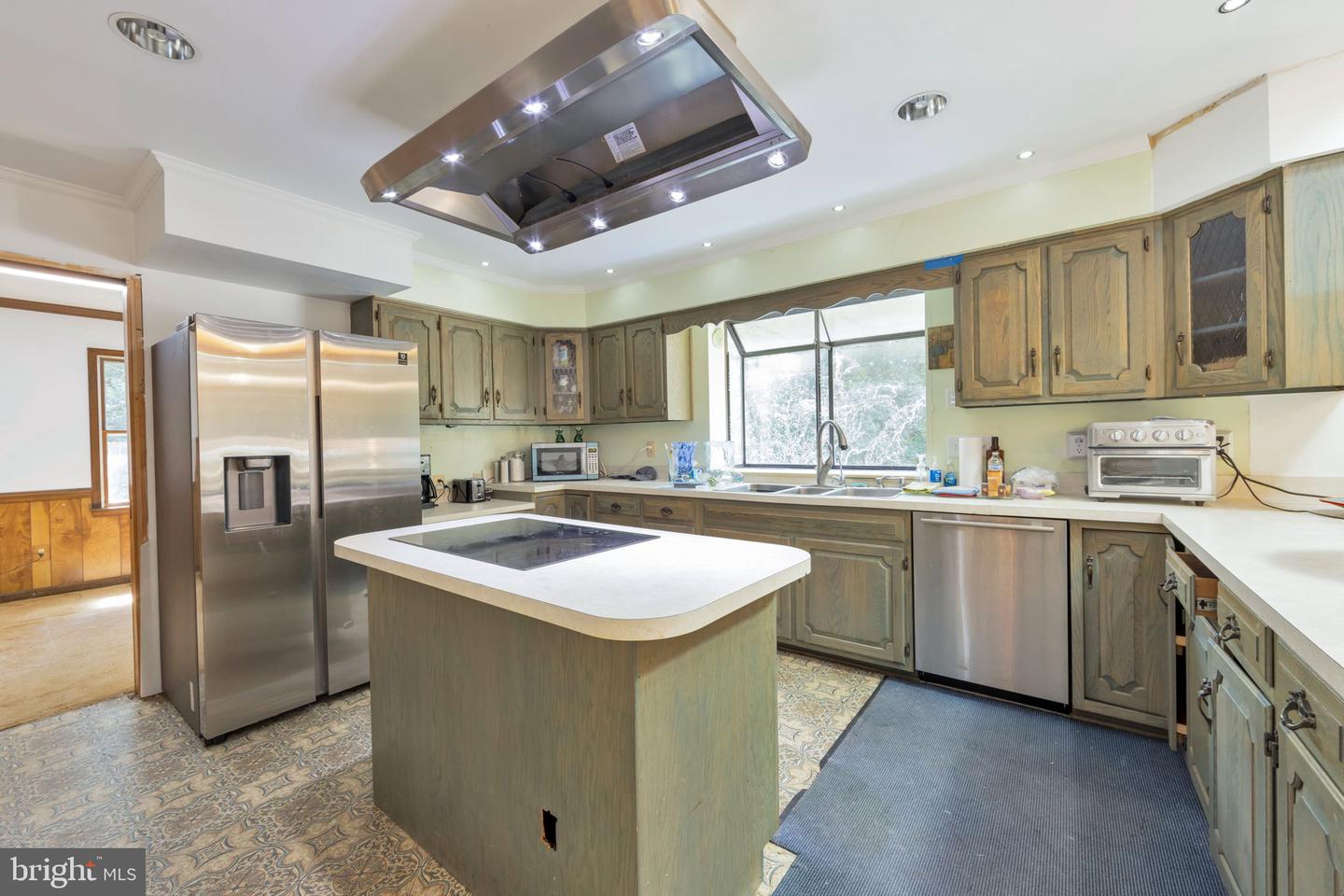 11079 NEWOOD DR, MANASSAS, Virginia 20111, 4 Bedrooms Bedrooms, ,3 BathroomsBathrooms,Residential,For sale,11079 NEWOOD DR,VAPW2109716 MLS # VAPW2109716