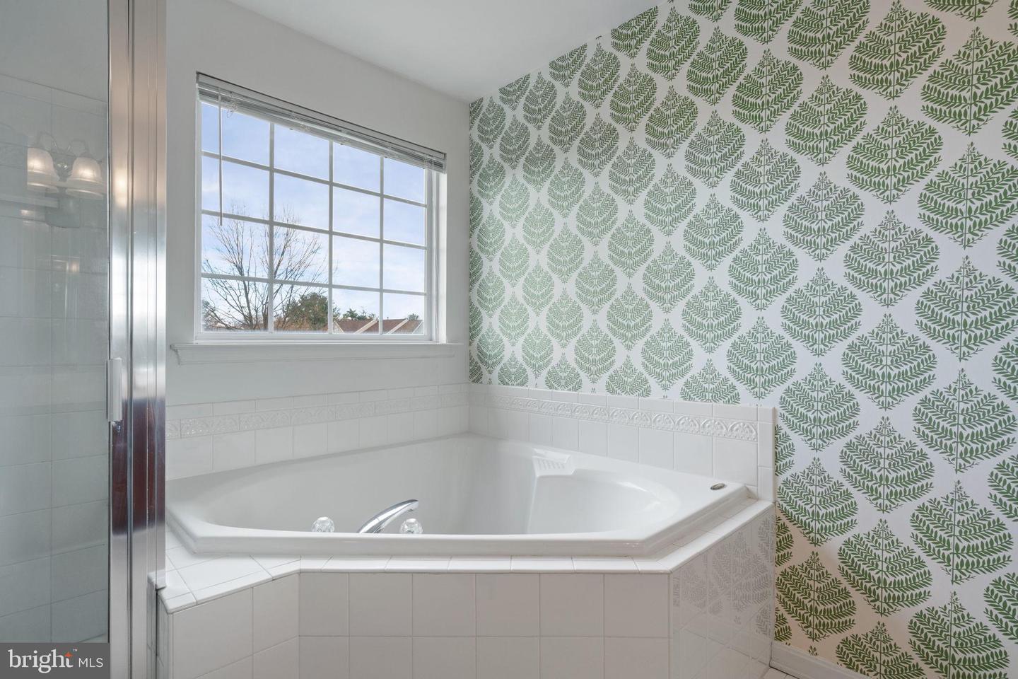 820 FERNDALE TER NE, LEESBURG, Virginia 20176, 3 Bedrooms Bedrooms, 16 Rooms Rooms,3 BathroomsBathrooms,Residential,For sale,820 FERNDALE TER NE,VALO2113170 MLS # VALO2113170