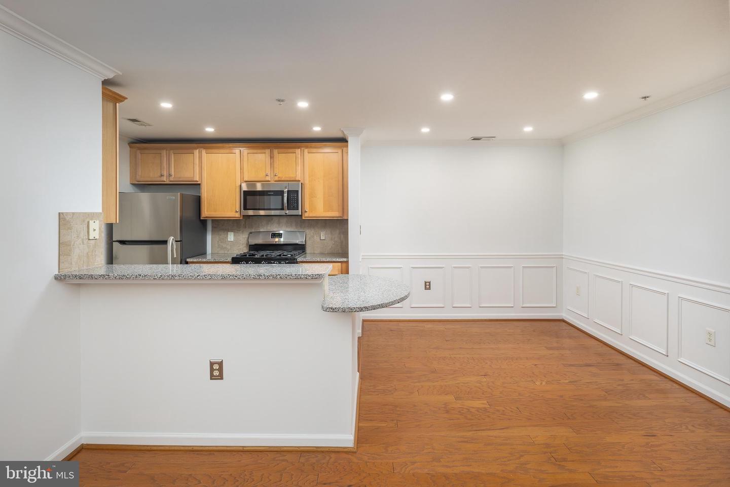 512 SUNSET VIEW TER SE #402, LEESBURG, Virginia 20175, 1 Bedroom Bedrooms, 2 Rooms Rooms,1 BathroomBathrooms,Residential,For sale,512 SUNSET VIEW TER SE #402,VALO2113504 MLS # VALO2113504