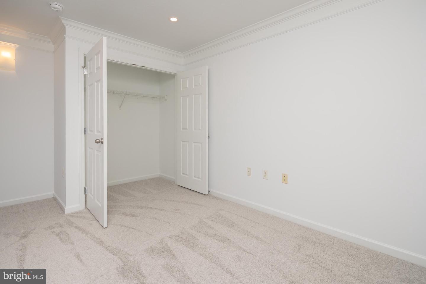 512 SUNSET VIEW TER SE #402, LEESBURG, Virginia 20175, 1 Bedroom Bedrooms, 2 Rooms Rooms,1 BathroomBathrooms,Residential,For sale,512 SUNSET VIEW TER SE #402,VALO2113504 MLS # VALO2113504