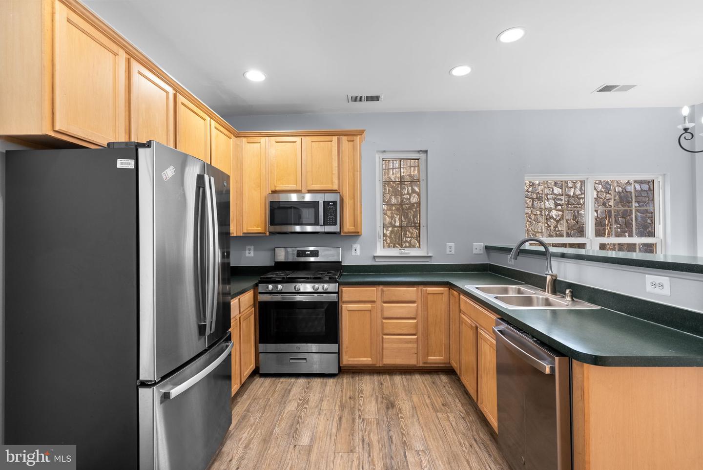 9500 WALKER WAY #21, MANASSAS PARK, Virginia 20111, 2 Bedrooms Bedrooms, ,2 BathroomsBathrooms,Residential,For sale,9500 WALKER WAY #21,VAMP2003586 MLS # VAMP2003586