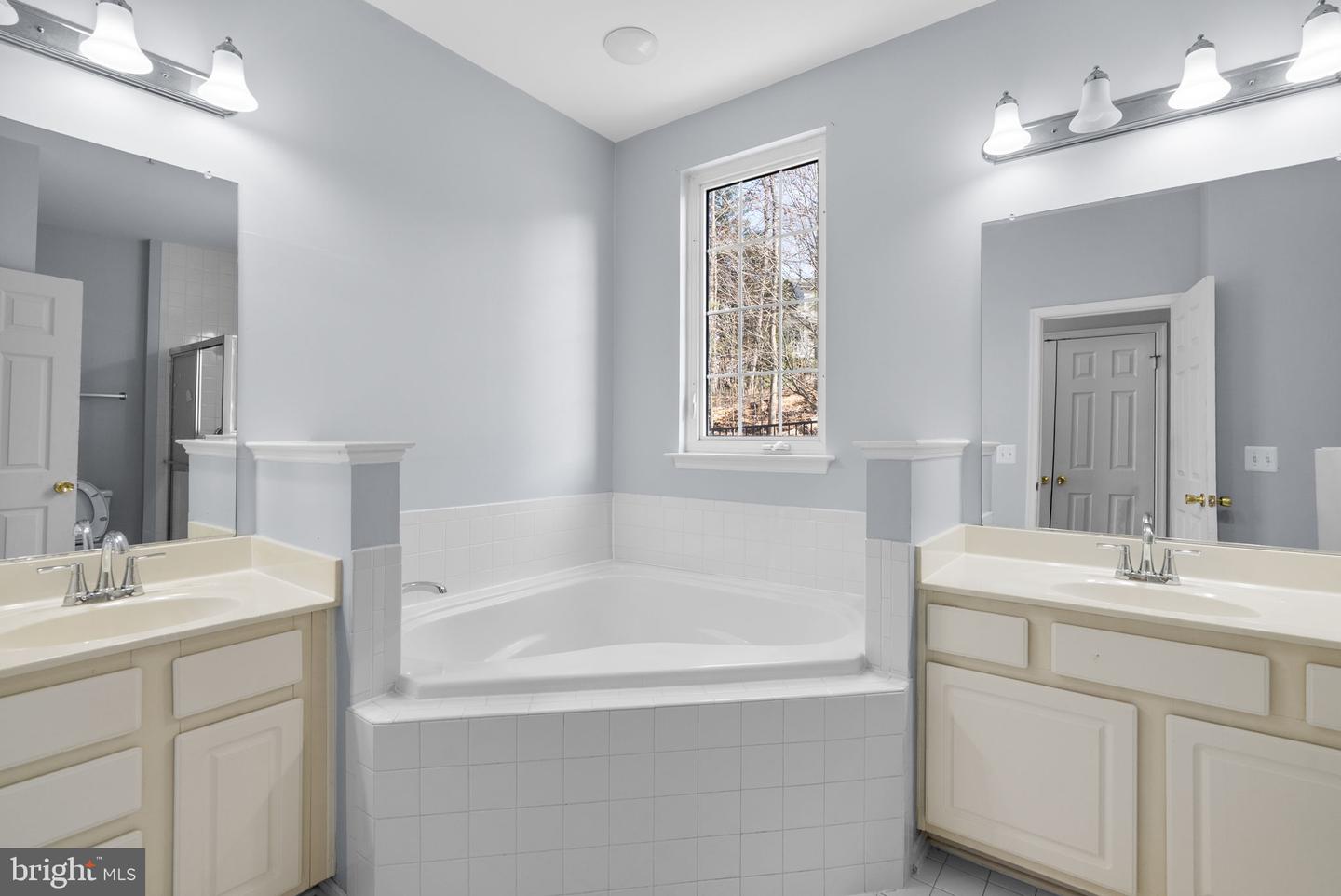 9500 WALKER WAY #21, MANASSAS PARK, Virginia 20111, 2 Bedrooms Bedrooms, ,2 BathroomsBathrooms,Residential,For sale,9500 WALKER WAY #21,VAMP2003586 MLS # VAMP2003586